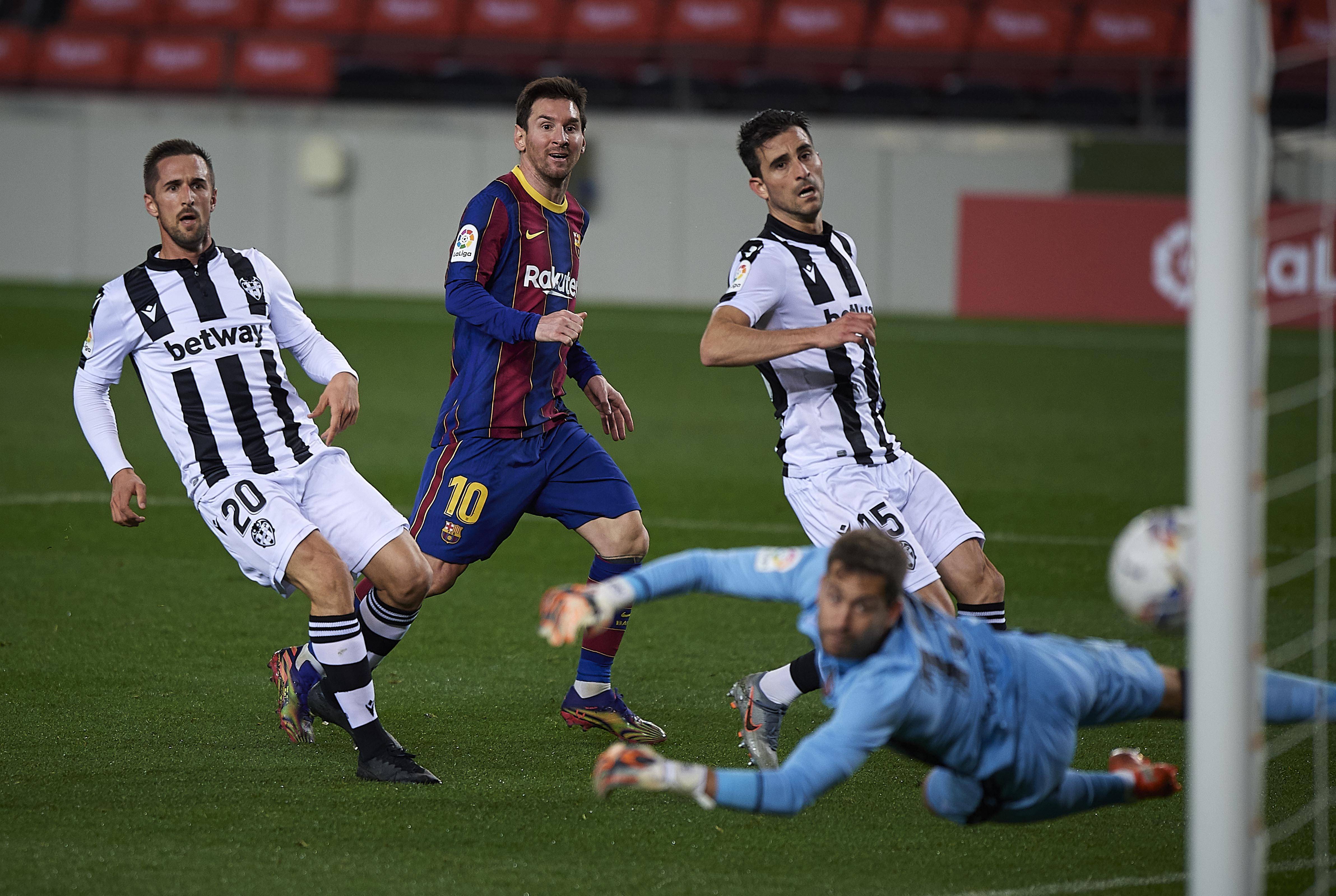 星空体育官网-广东宏远vs广厦男篮cba季后赛对决最新消息